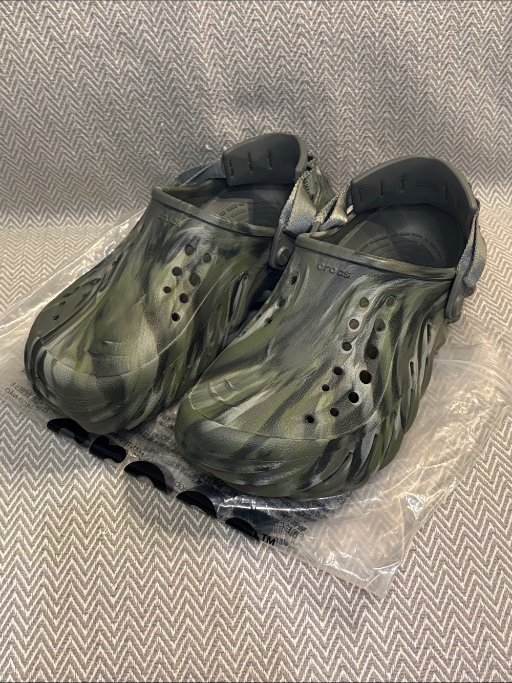NWT! Crocs Echo Marbled Clog Green Camo Marble - Unisex - Size Mens 9/Womens 11